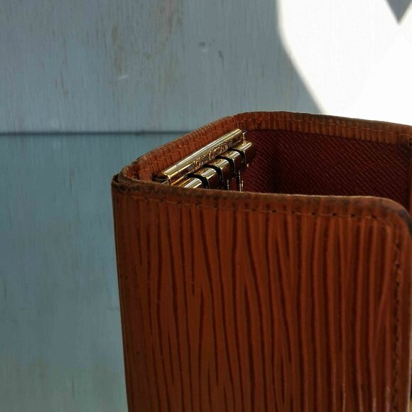 Louis Vuitton Key Holder - Picture 9 of 15